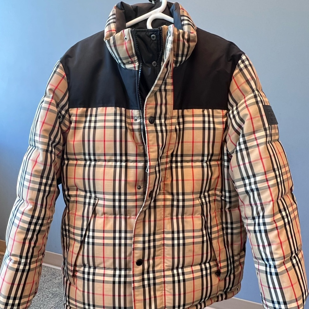 Burberry Men’s Reversible Puffer Coat, size 42